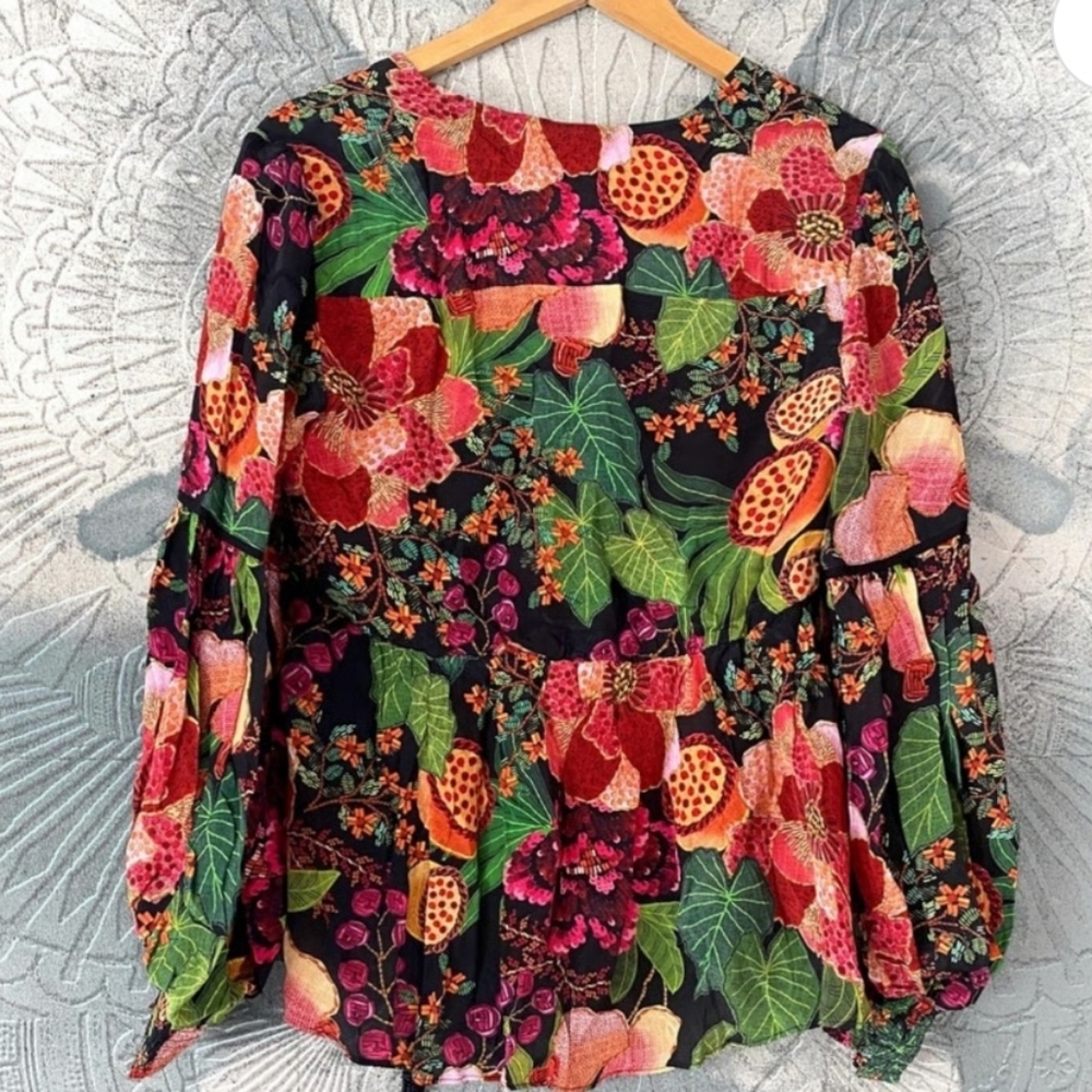 FARM RIO Black Fruit Floral Vibrant Balloon Sleeve Deep Plunge Blouse Size S - Picture 7 of 11